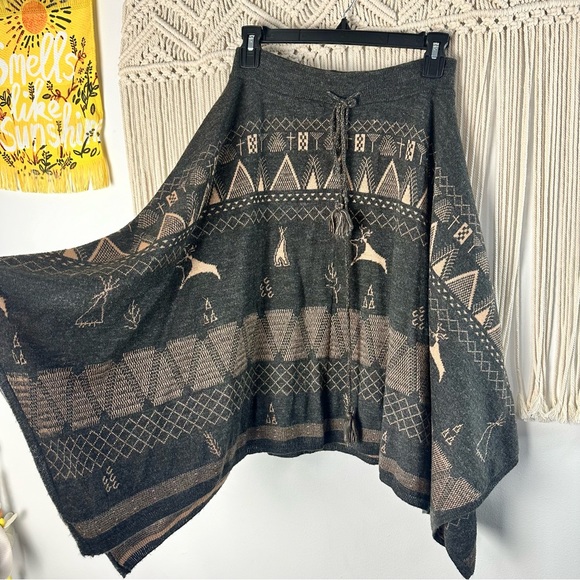 Thursday Island Wool Alpaca Blend Asymmetrical Knit Skirt Size Medium - Picture 1 of 9